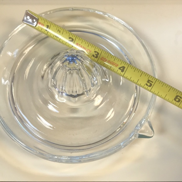 Classic Style Glass Juicer/Reamer - Picture 5 of 5